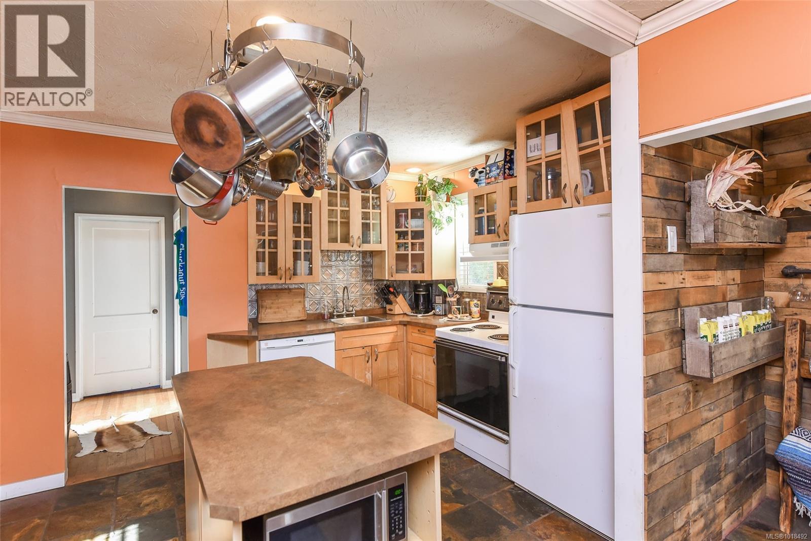 2767 Ulverston Ave, Cumberland, British Columbia  V0R 1S0 - Photo 19 - 1018492