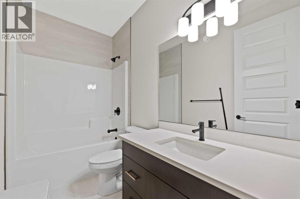 736 Savanna Crescent Ne, Calgary, Alberta  T3J 5T5 - Photo 8 - A2263950