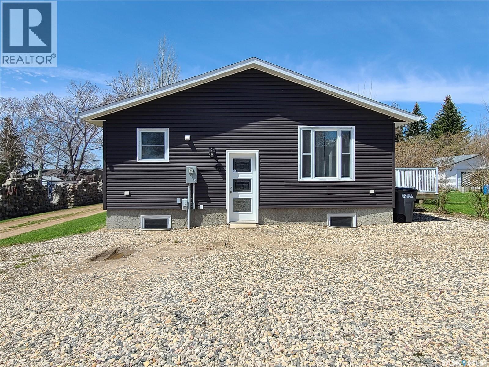 46 Newcombe Street, Manor, Saskatchewan  S0C 1R0 - Photo 2 - SK023587