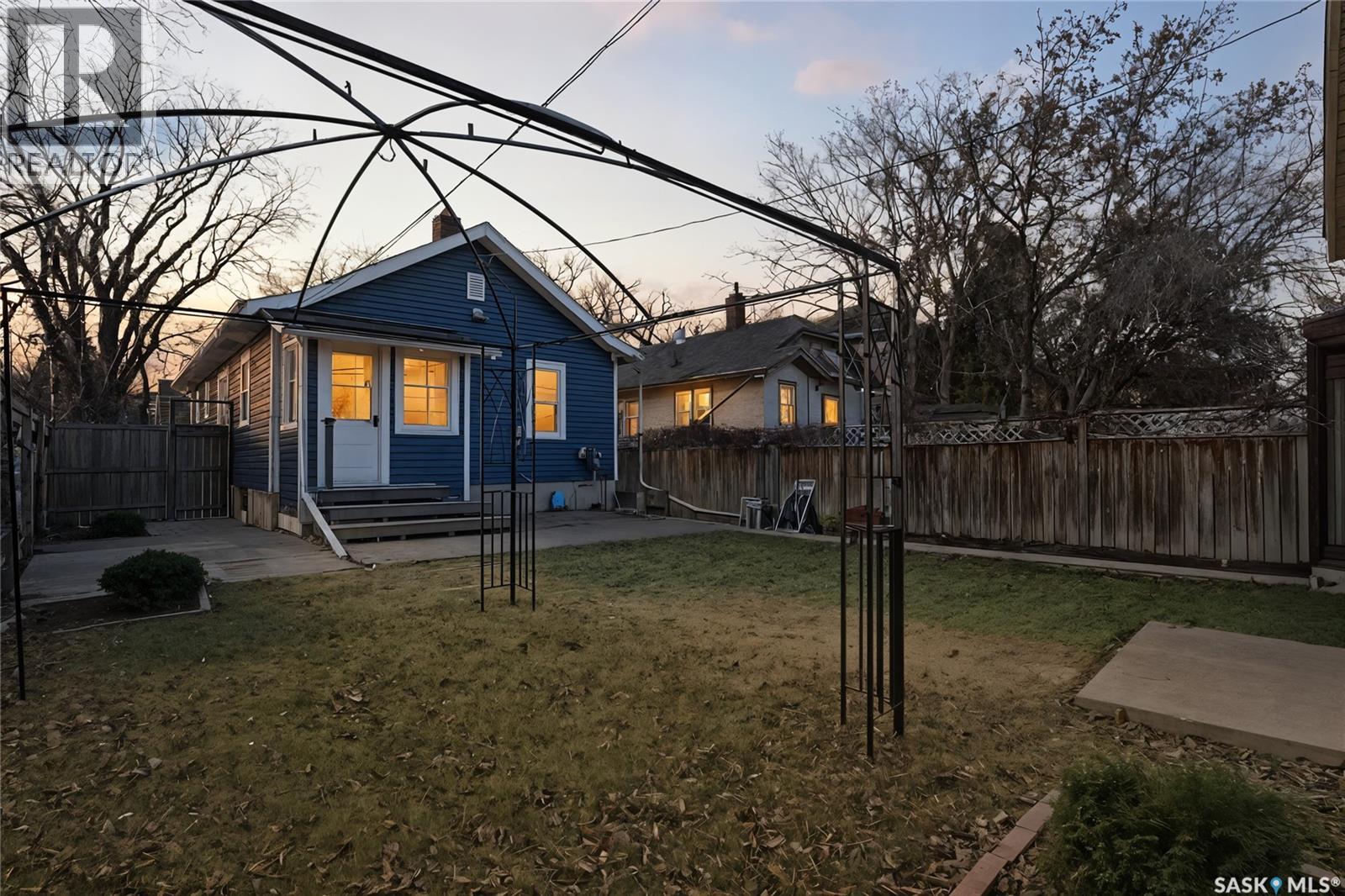 1214 B Avenue N, Saskatoon, Saskatchewan  S7L 1G3 - Photo 35 - SK023586