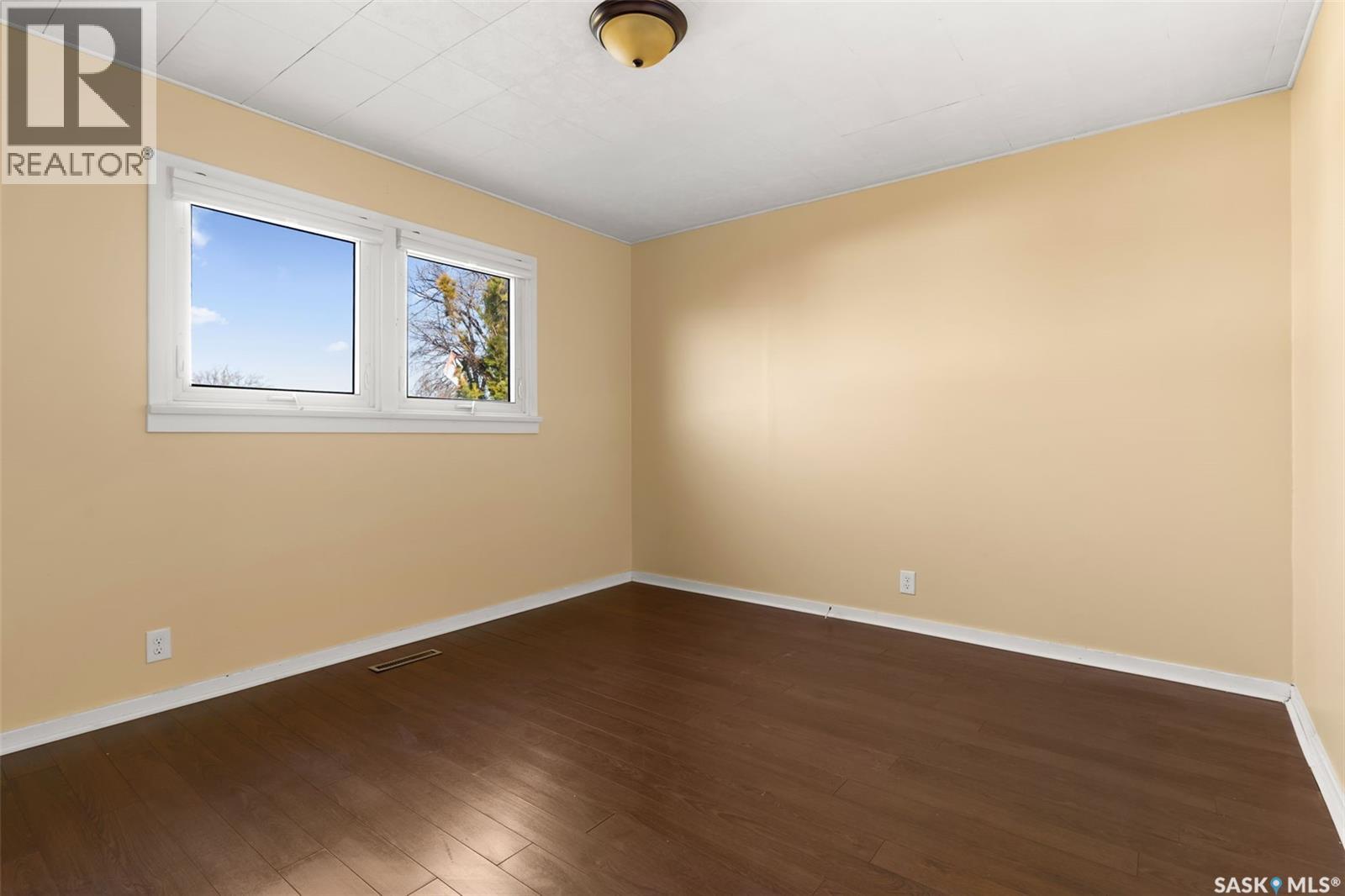 6328 8th Avenue, Regina, Saskatchewan  S4T 0W8 - Photo 11 - SK023573