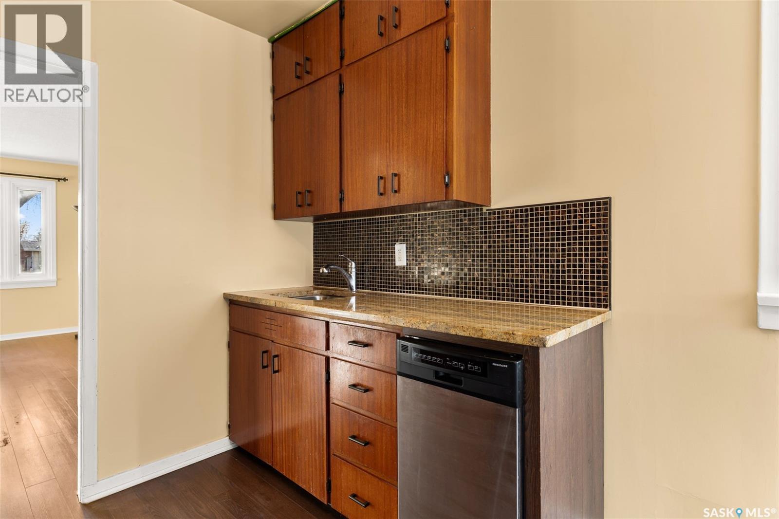 6328 8th Avenue, Regina, Saskatchewan  S4T 0W8 - Photo 8 - SK023573