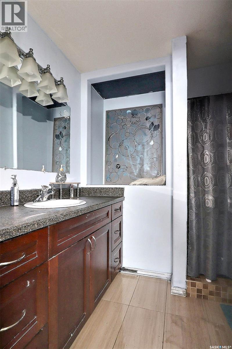 1402 7th Street E, Prince Albert, Saskatchewan  S6V 0V4 - Photo 10 - SK022407