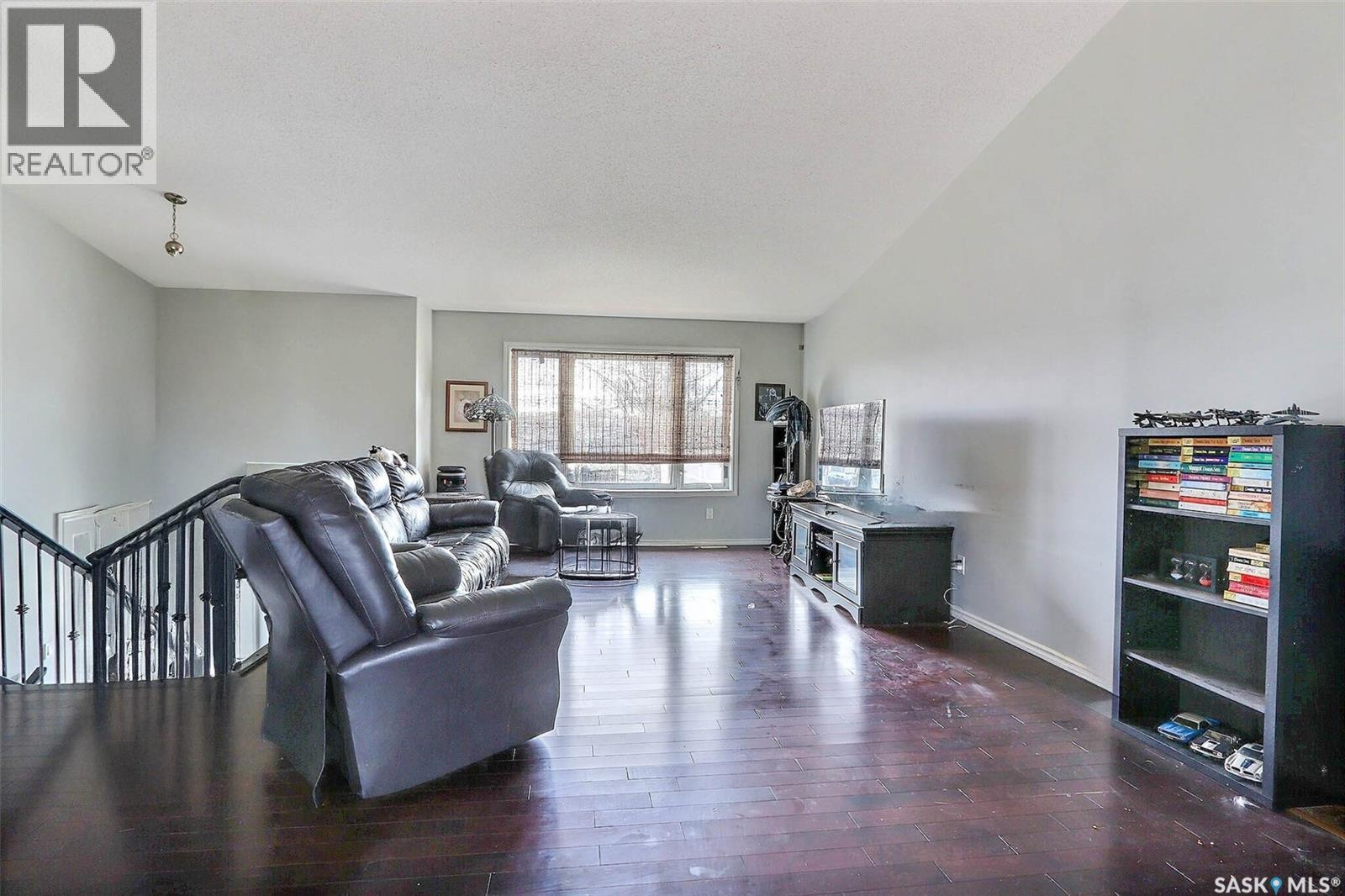 1402 7th Street E, Prince Albert, Saskatchewan  S6V 0V4 - Photo 5 - SK022407