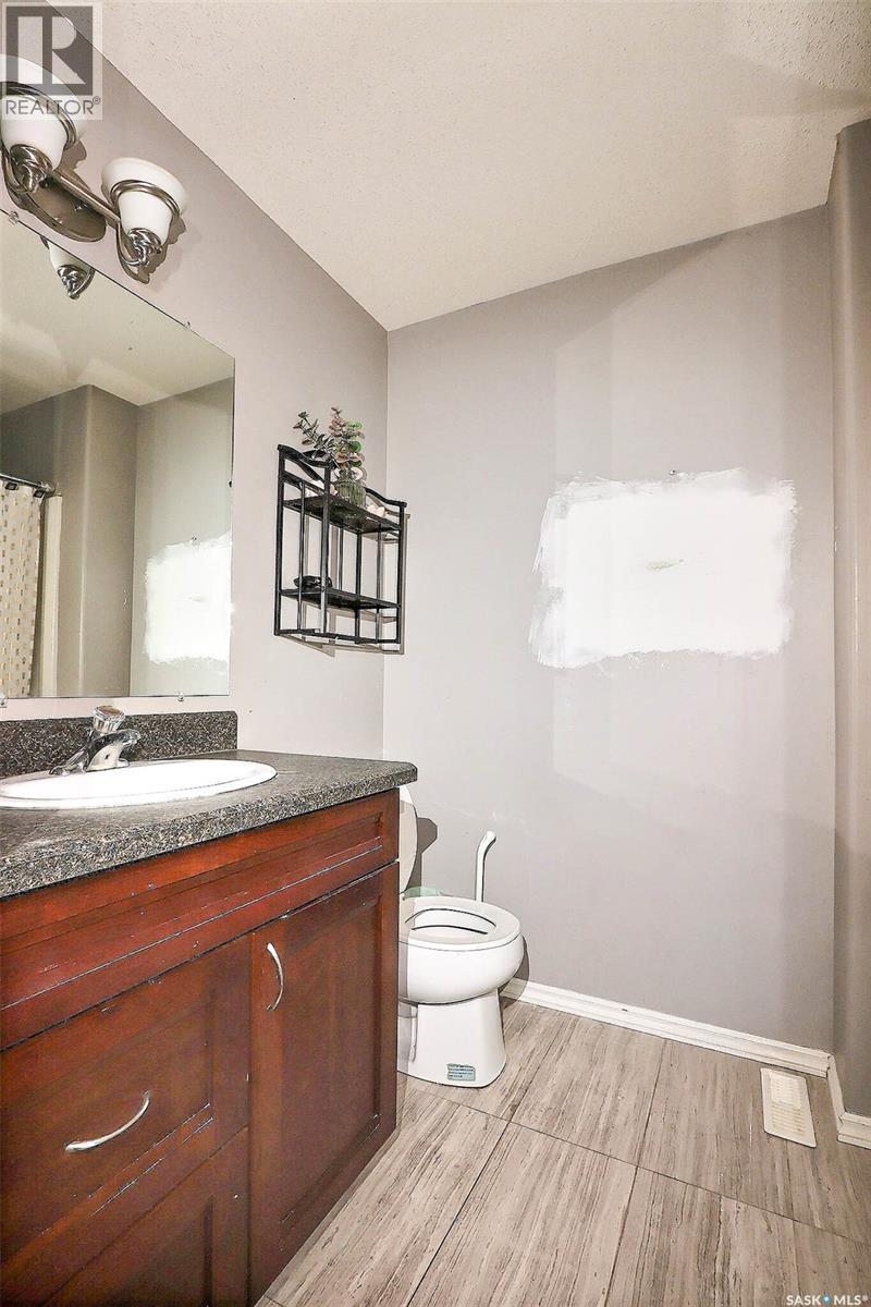 1402 7th Street E, Prince Albert, Saskatchewan  S6V 0V4 - Photo 6 - SK022407