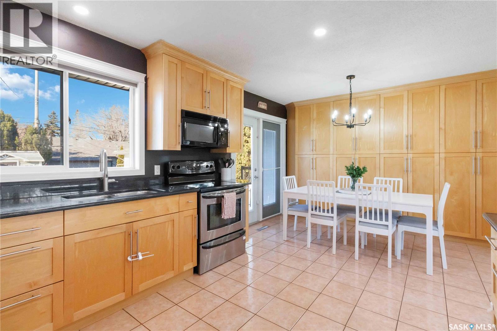 8 Maclean Crescent, Saskatoon, Saskatchewan  S7J 2R7 - Photo 13 - SK022157