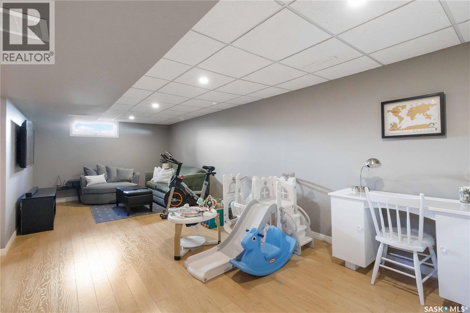 8 Maclean Crescent, Saskatoon, Saskatchewan  S7J 2R7 - Photo 21 - SK022157