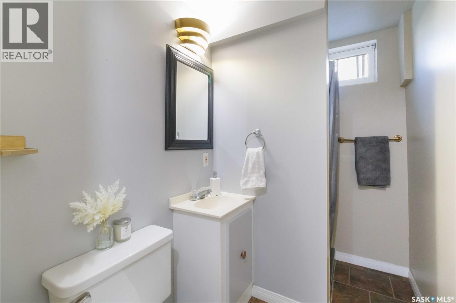 8 Maclean Crescent, Saskatoon, Saskatchewan  S7J 2R7 - Photo 26 - SK022157