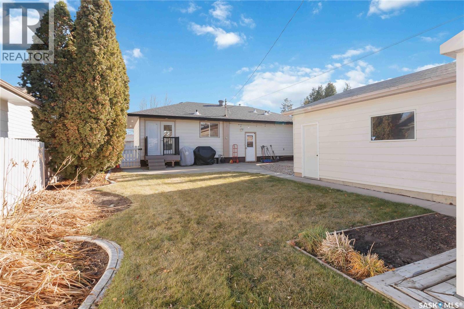 8 Maclean Crescent, Saskatoon, Saskatchewan  S7J 2R7 - Photo 29 - SK022157