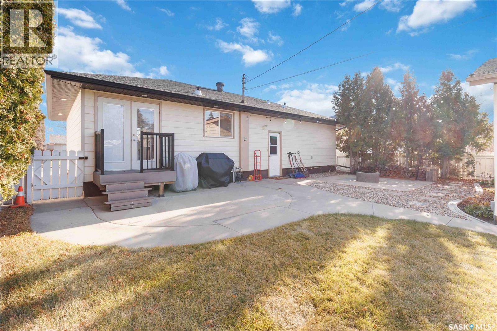 8 Maclean Crescent, Saskatoon, Saskatchewan  S7J 2R7 - Photo 30 - SK022157