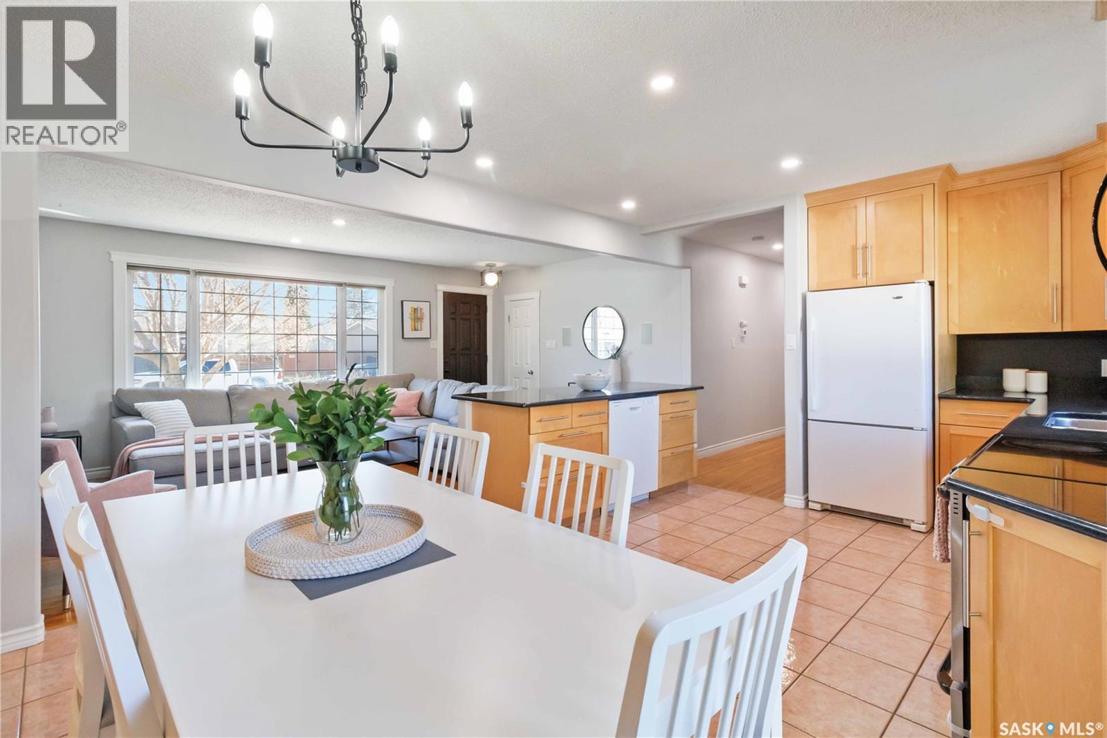 8 Maclean Crescent, Saskatoon, Saskatchewan  S7J 2R7 - Photo 8 - SK022157