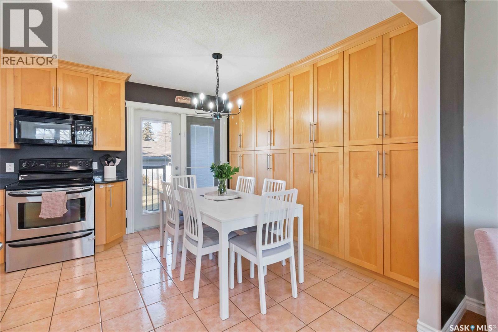 8 Maclean Crescent, Saskatoon, Saskatchewan  S7J 2R7 - Photo 9 - SK022157