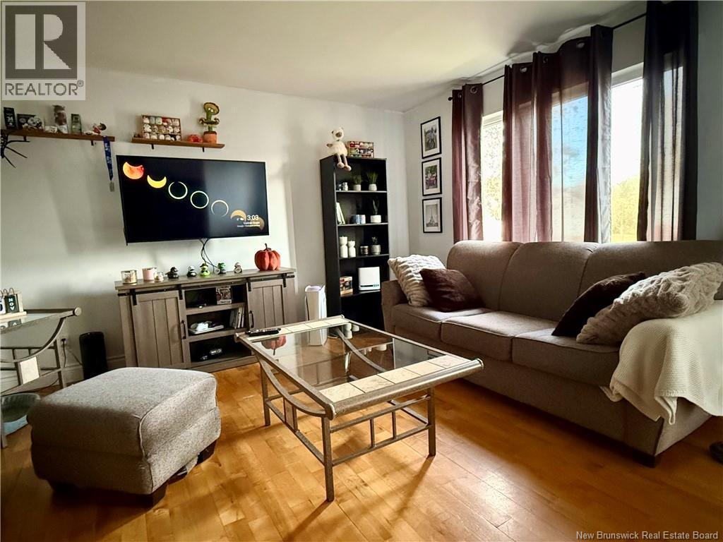 626 Charles, Dieppe, New Brunswick  E1A 1Z6 - Photo 2 - NB129780