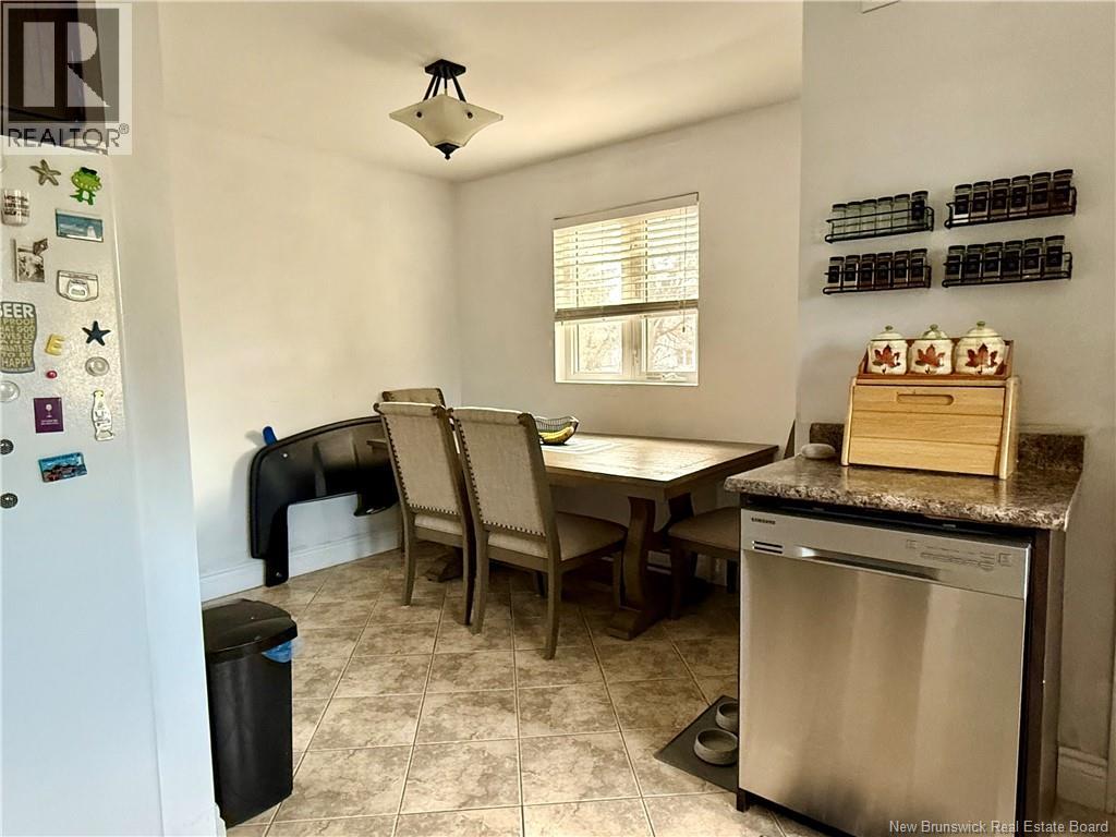 626 Charles, Dieppe, New Brunswick  E1A 1Z6 - Photo 4 - NB129780