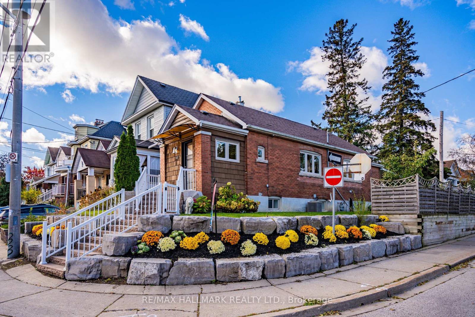 148 Westlake Avenue, Toronto, Ontario  M4C 4R9 - Photo 2 - E12517704