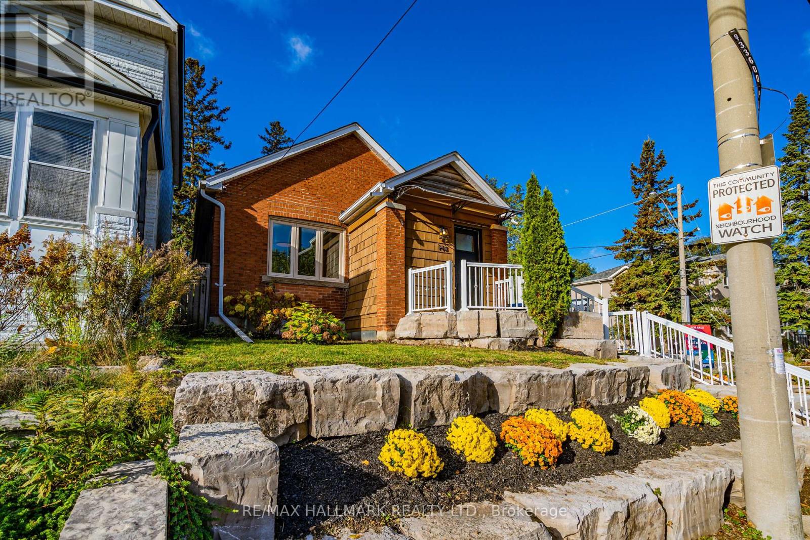 148 Westlake Avenue, Toronto, Ontario  M4C 4R9 - Photo 3 - E12517704