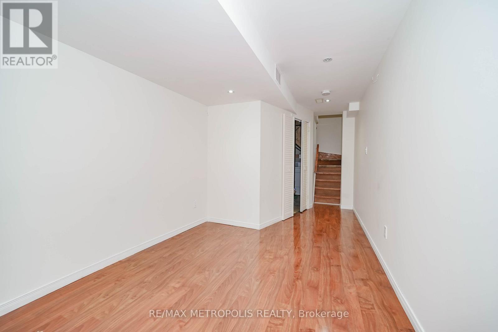 28 Talbotshire Street, Ajax, Ontario  L1S 0A6 - Photo 10 - E12517724