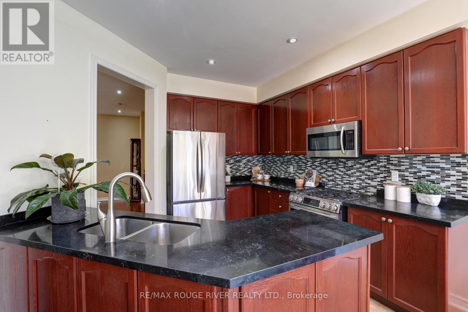 1932 Treetop Way, Pickering, Ontario  L1V 0B4 - Photo 15 - E12517804