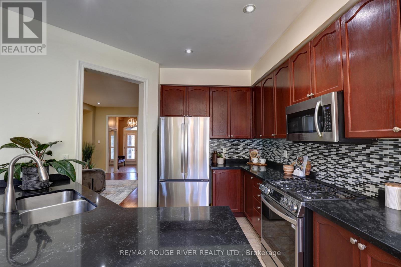 1932 Treetop Way, Pickering, Ontario  L1V 0B4 - Photo 16 - E12517804