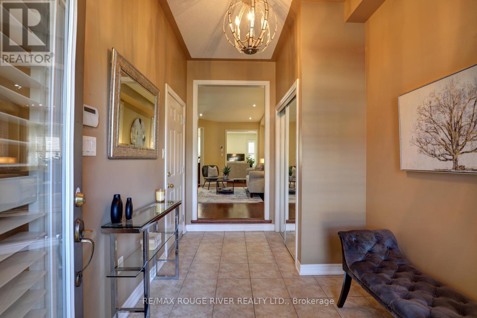 1932 Treetop Way, Pickering, Ontario  L1V 0B4 - Photo 2 - E12517804