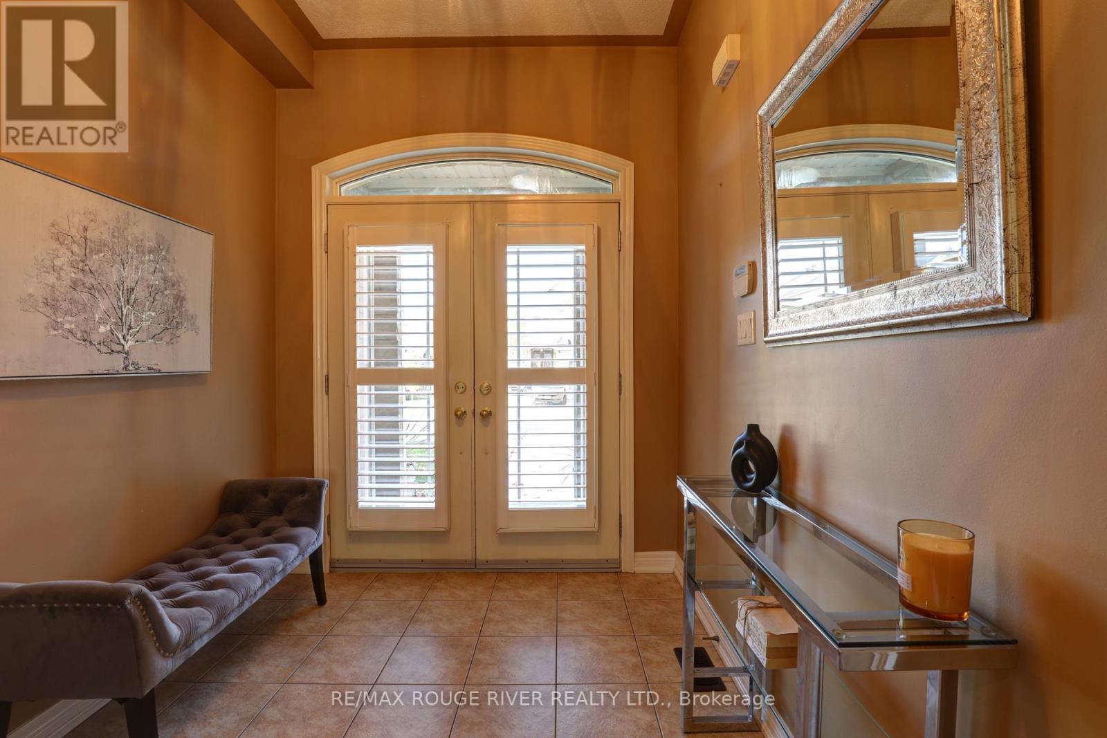 1932 Treetop Way, Pickering, Ontario  L1V 0B4 - Photo 3 - E12517804