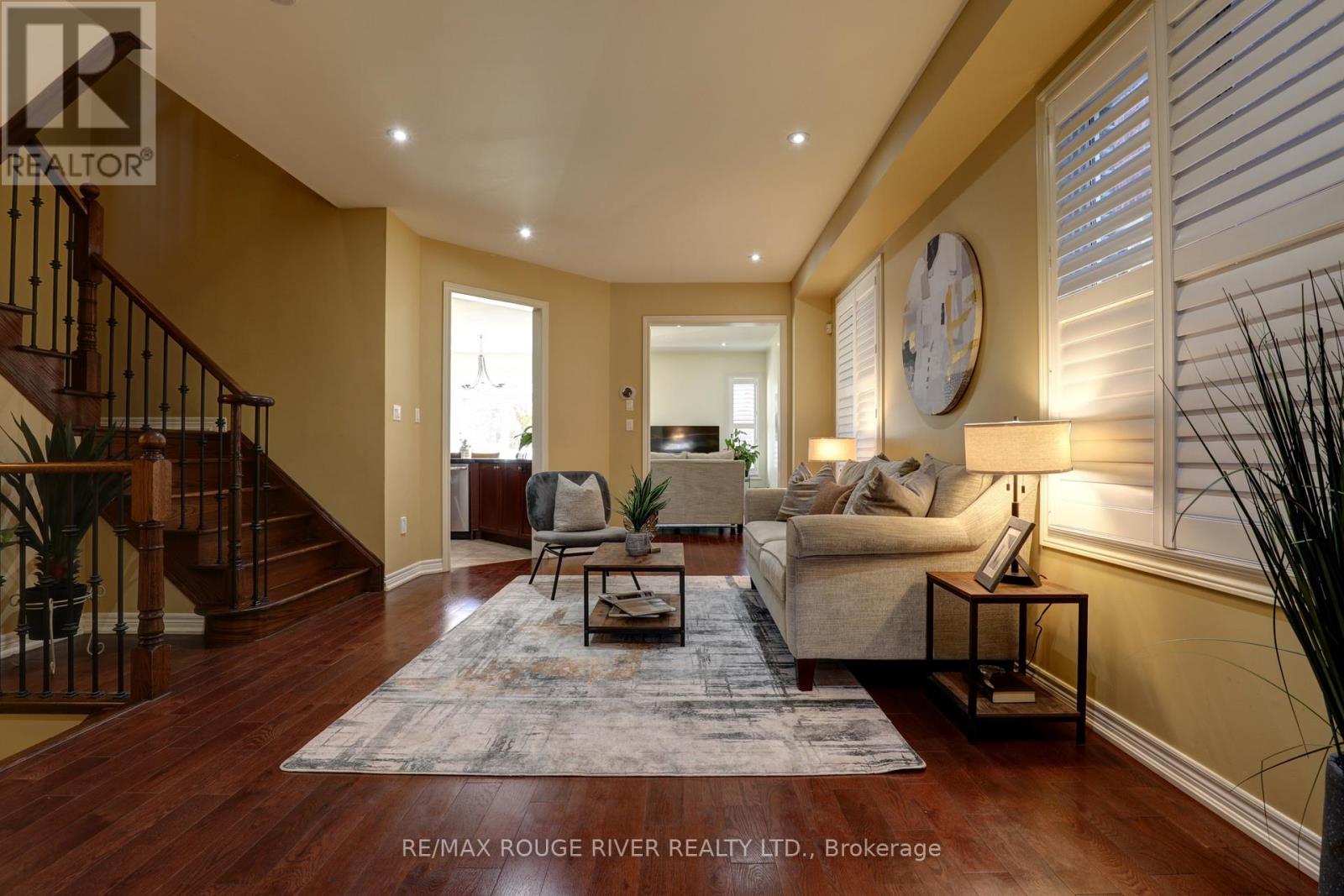 1932 Treetop Way, Pickering, Ontario  L1V 0B4 - Photo 5 - E12517804