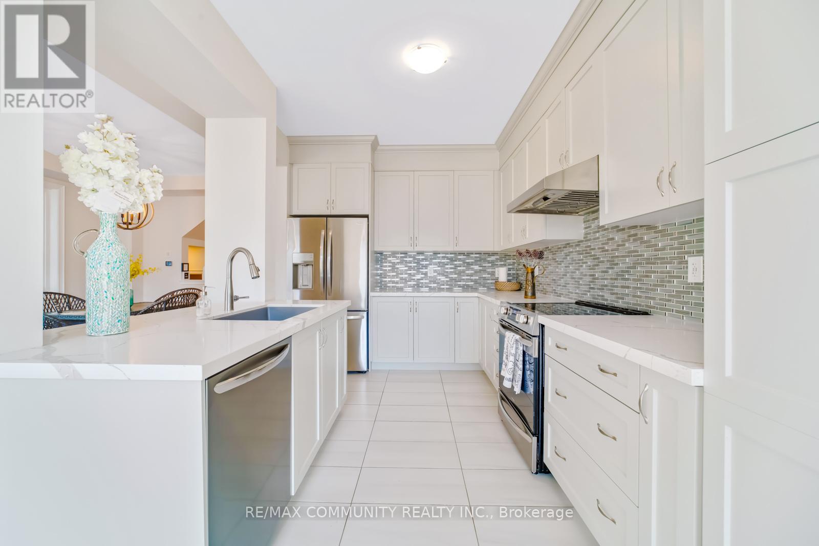 1024 Skyridge Boulevard, Pickering, Ontario  L1X 0G5 - Photo 13 - E12517846