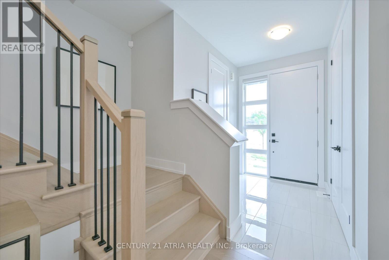 17 Kohn Lane, Markham, Ontario  L6C 3J3 - Photo 6 - N12517146