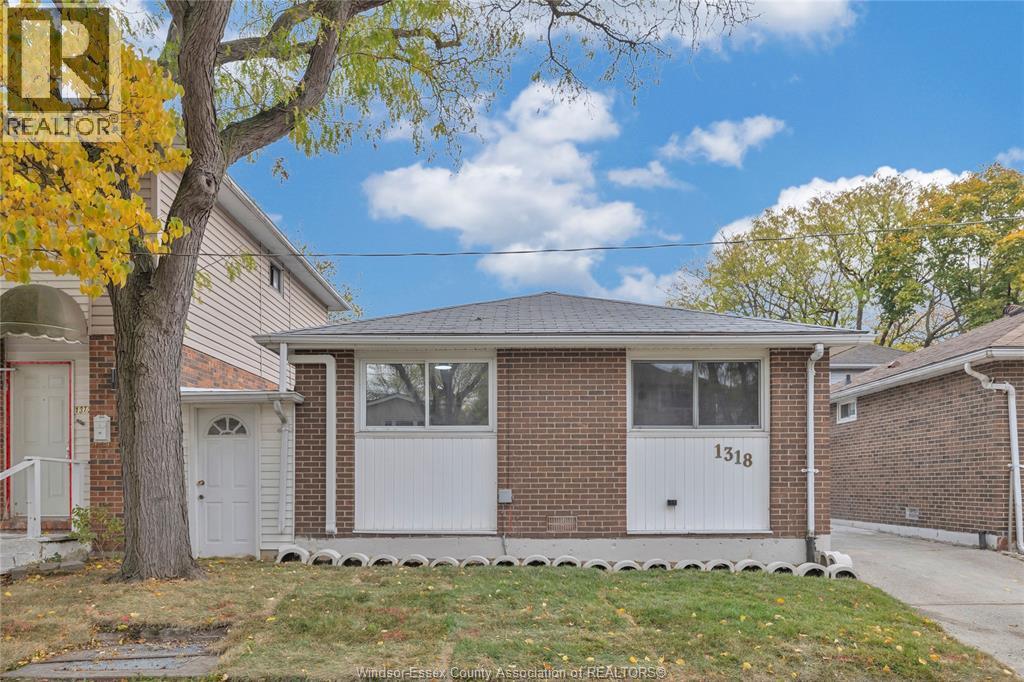 1318 BAYSWATER CRESCENT, windsor, Ontario
