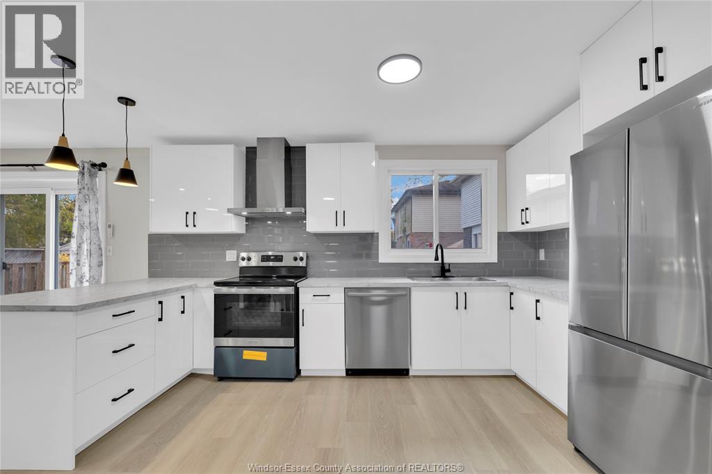 1318 Bayswater Crescent, Windsor, Ontario N8S 4K6 - Photo 4 - 25028233