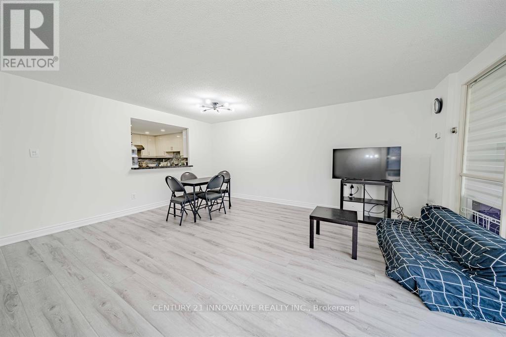 511 - 5 Weldrick Road W, Richmond Hill, Ontario  L4C 8S9 - Photo 4 - N12517810