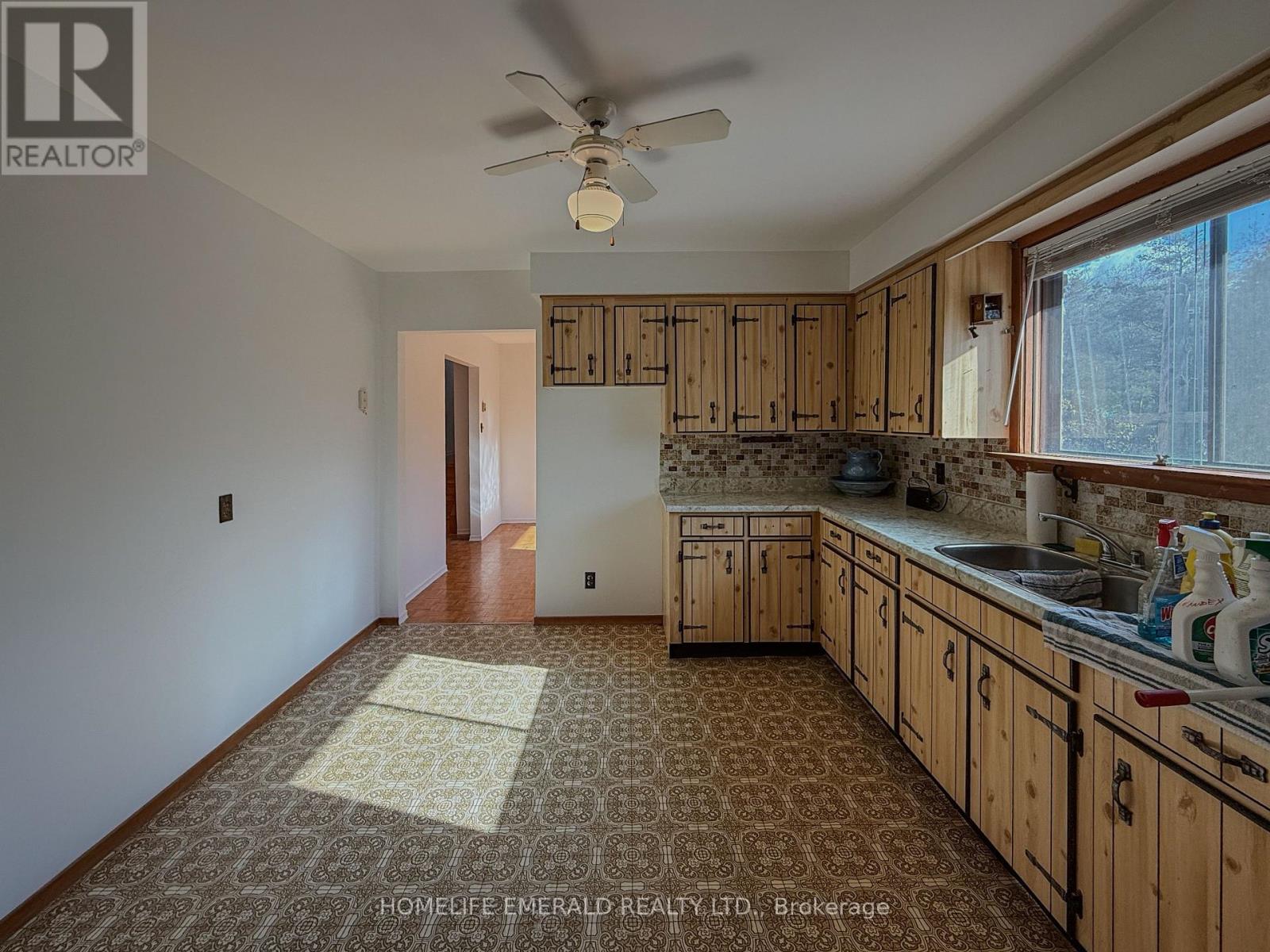 8169 Main Street E, Adjala-Tosorontio (Lisle), Ontario  L0M 1M0 - Photo 16 - N12517830