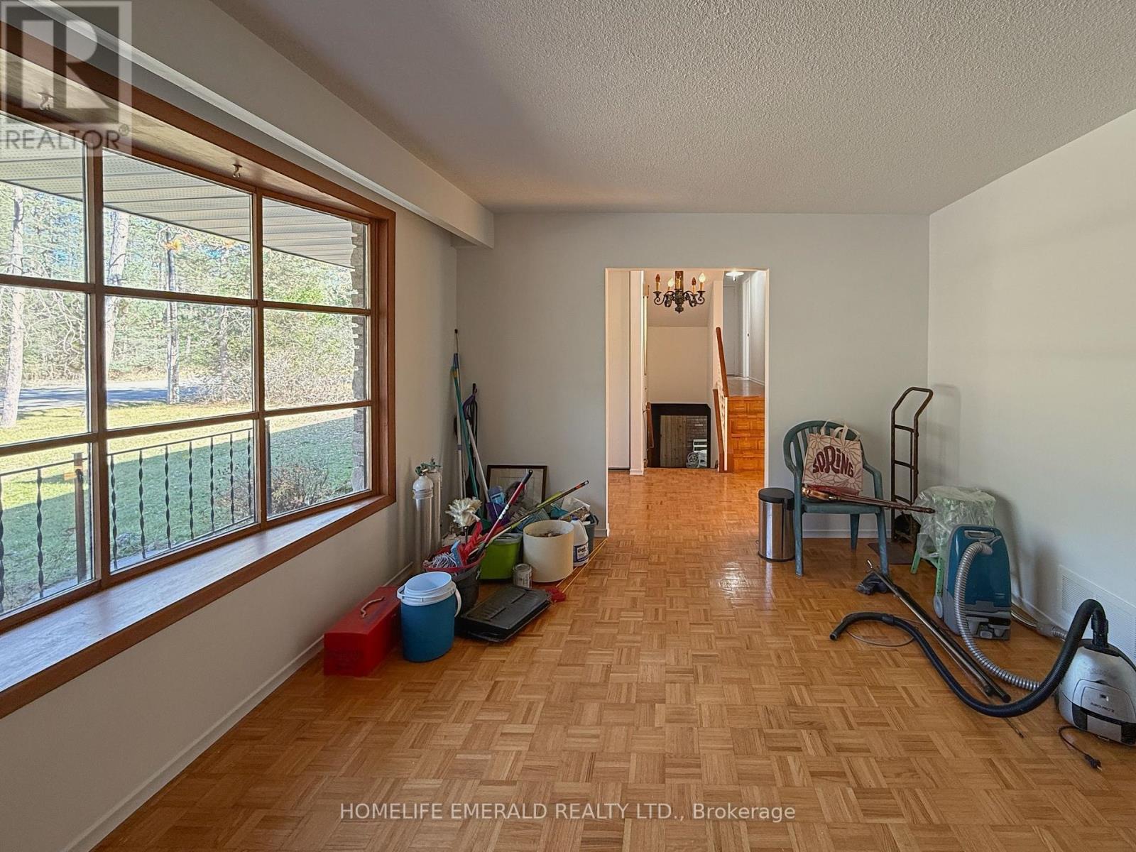 8169 Main Street E, Adjala-Tosorontio (Lisle), Ontario  L0M 1M0 - Photo 7 - N12517830