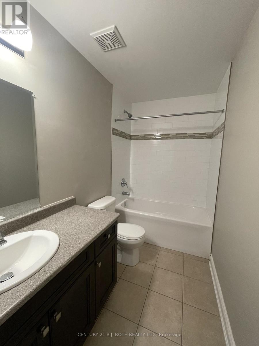 175 Centre Street, Essa (Angus), Ontario  L0M 1B0 - Photo 12 - N12517868