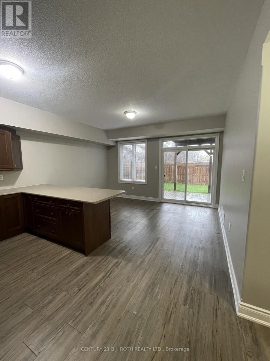 175 Centre Street, Essa (Angus), Ontario  L0M 1B0 - Photo 6 - N12517868