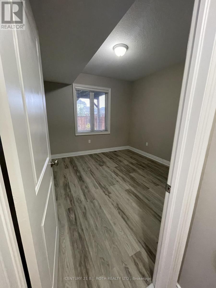 175 Centre Street, Essa (Angus), Ontario  L0M 1B0 - Photo 8 - N12517868