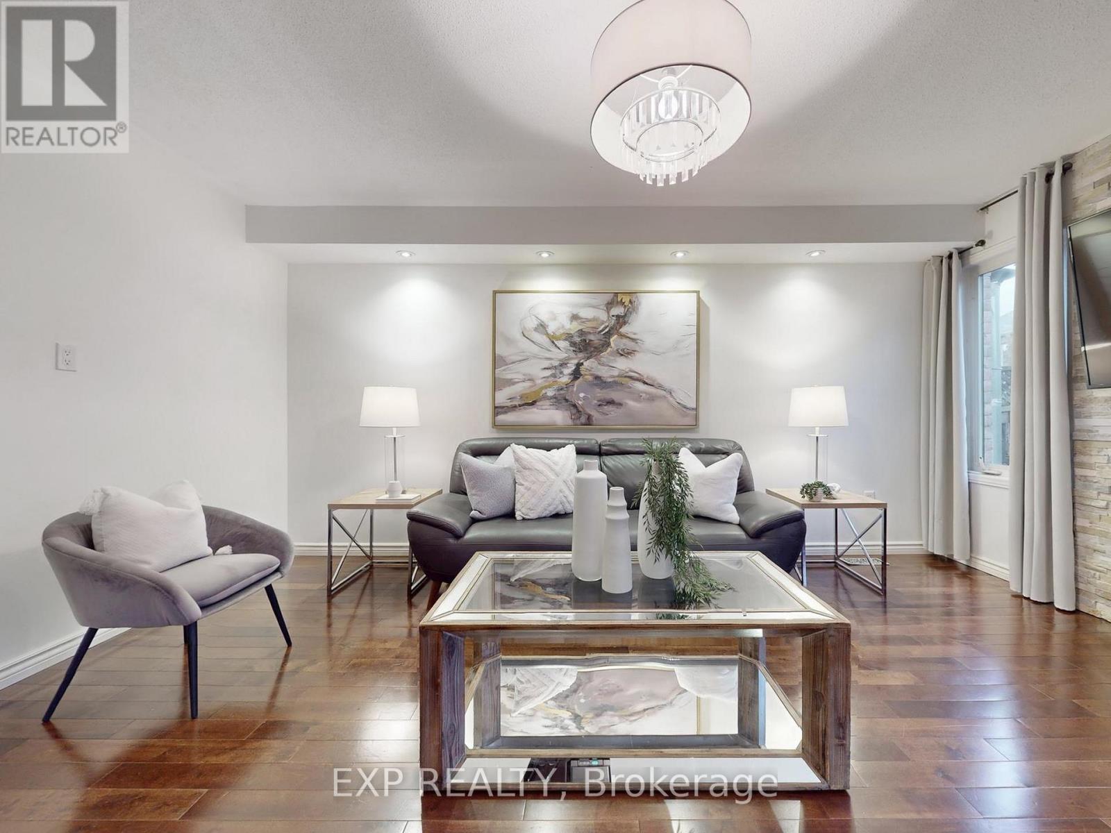 98 Lowther Avenue, Richmond Hill, Ontario  L4E 4P3 - Photo 10 - N12517916