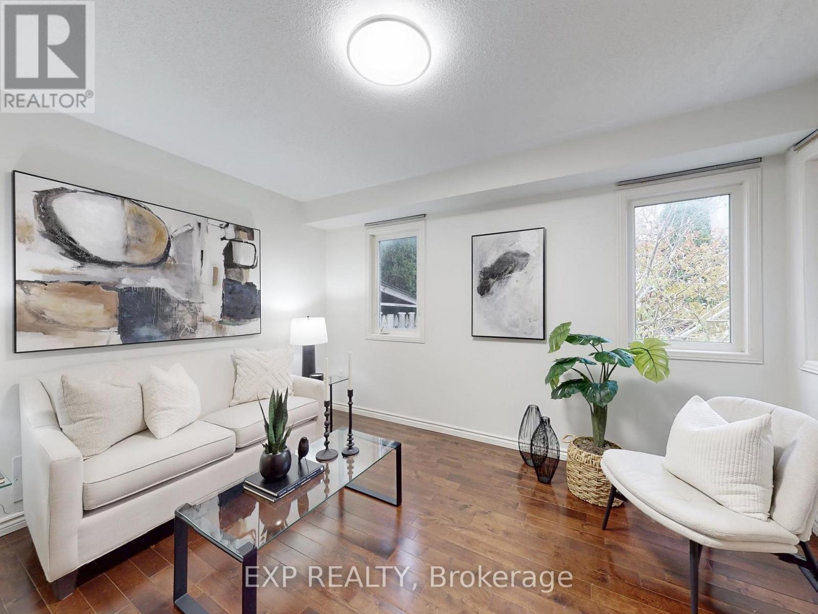 98 Lowther Avenue, Richmond Hill, Ontario  L4E 4P3 - Photo 4 - N12517916