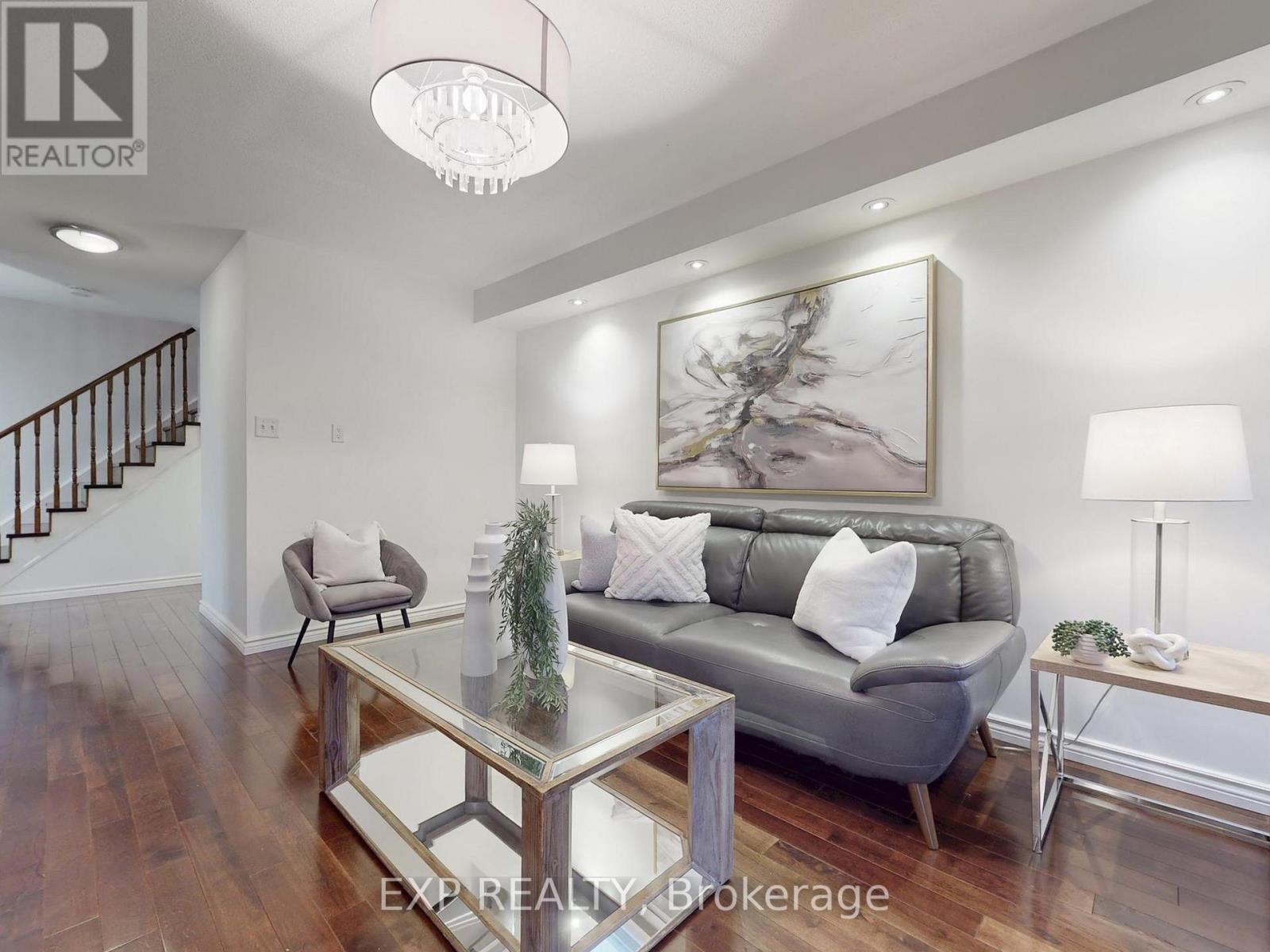 98 Lowther Avenue, Richmond Hill, Ontario  L4E 4P3 - Photo 9 - N12517916