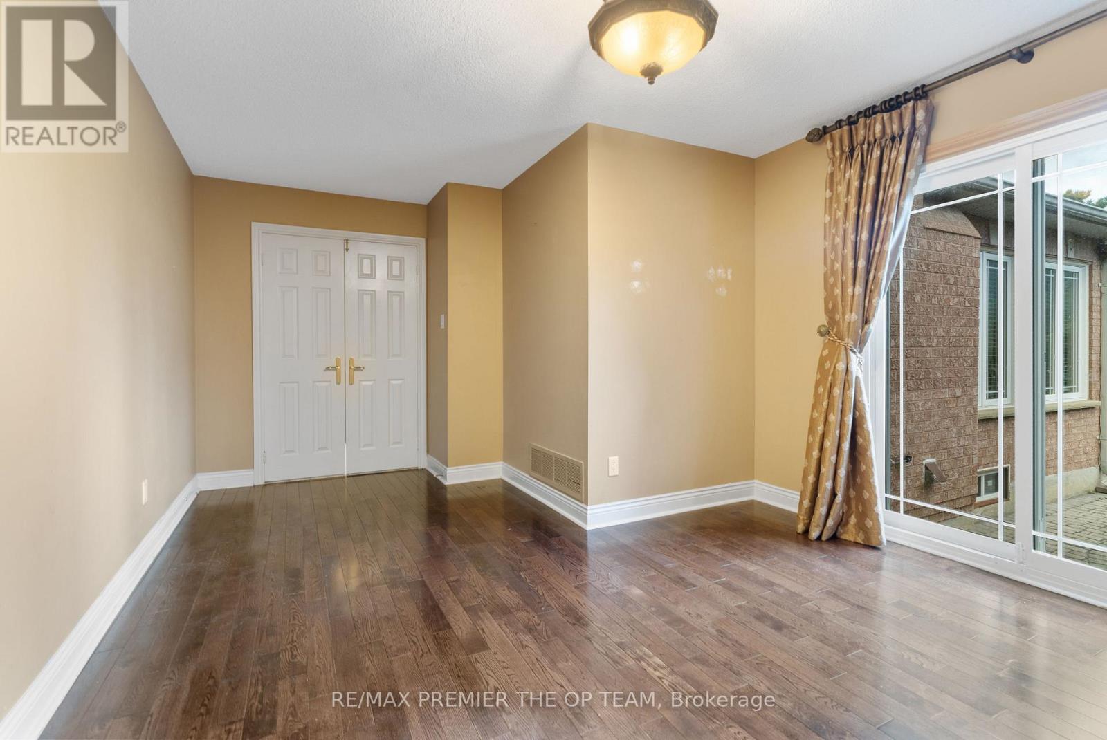 154 Flushing Avenue, Vaughan, Ontario  L4L 8H7 - Photo 13 - N12517938