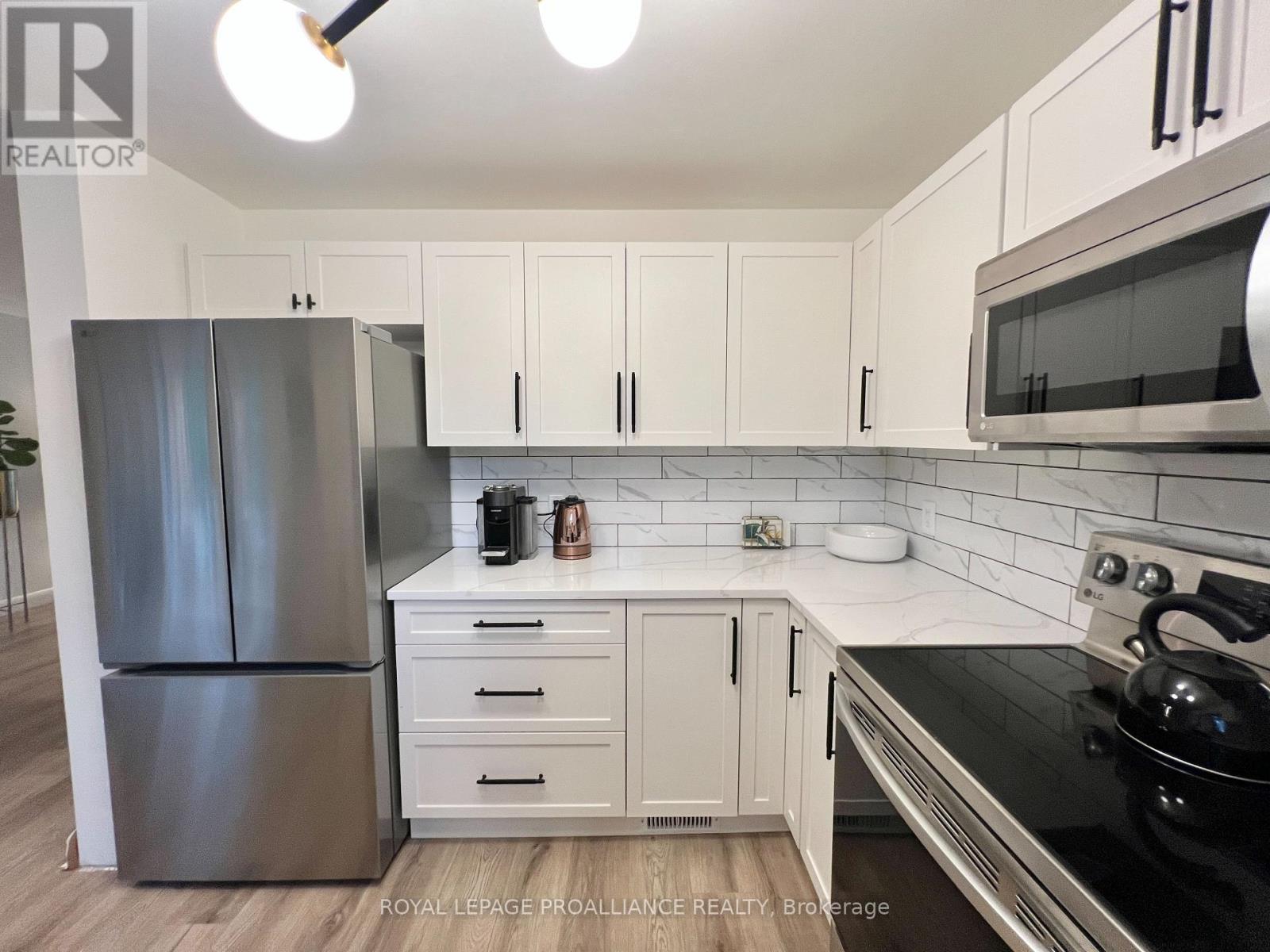 178 Burnham Street, Belleville, Ontario K8N 3R9 - Photo 10 - X12484175