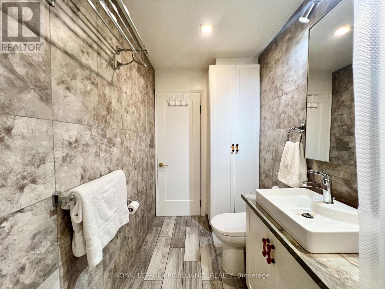 178 Burnham Street, Belleville, Ontario K8N 3R9 - Photo 16 - X12484175