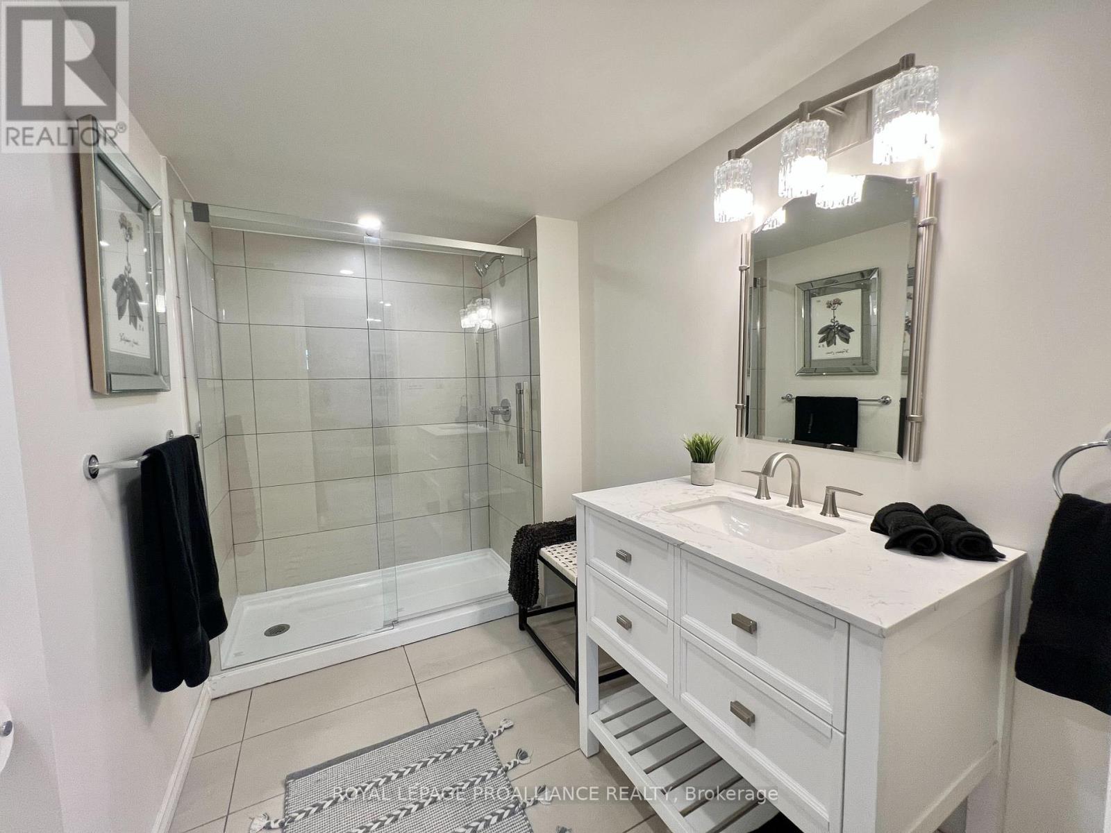 178 Burnham Street, Belleville, Ontario K8N 3R9 - Photo 27 - X12484175