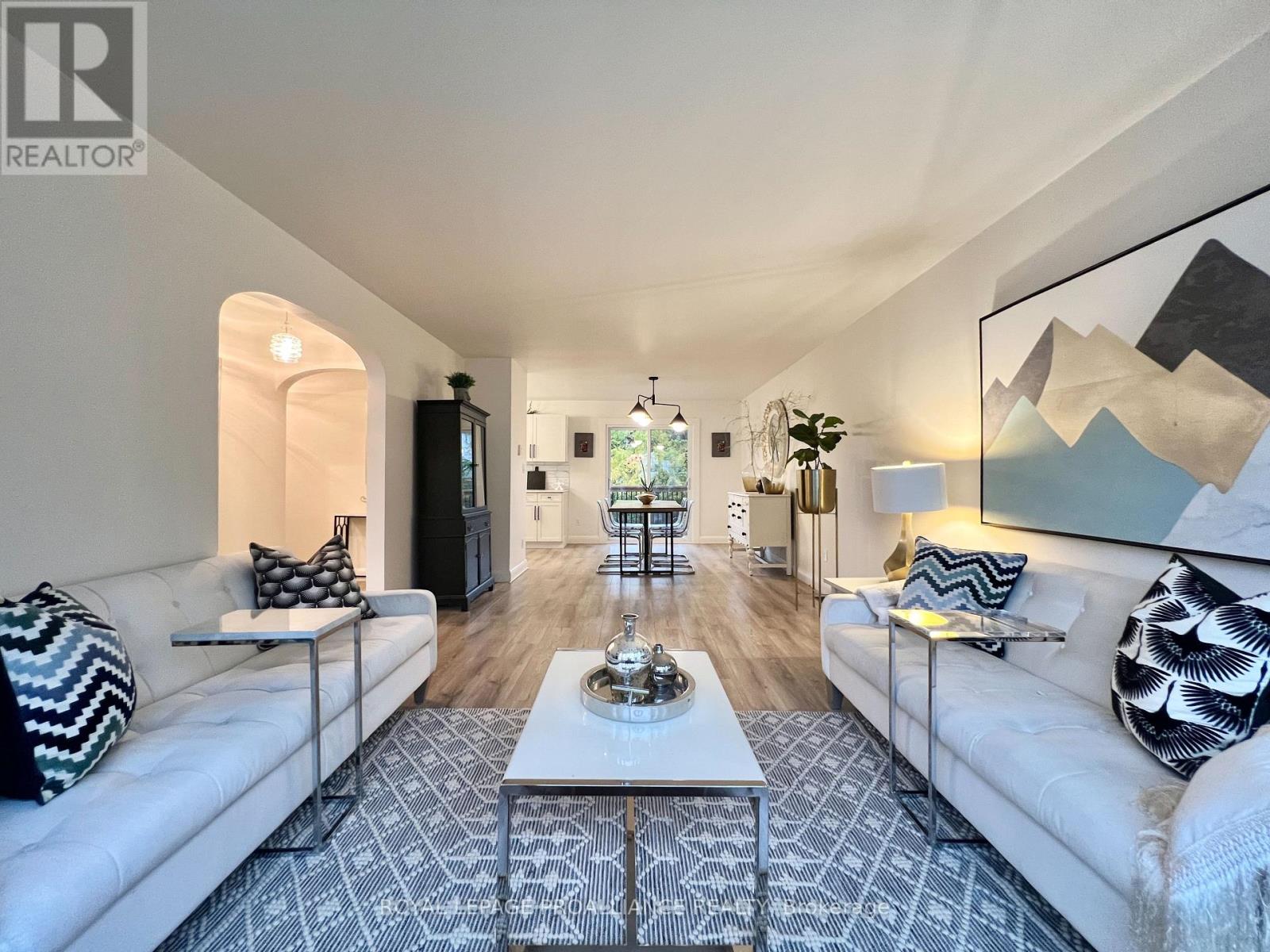 178 Burnham Street, Belleville, Ontario K8N 3R9 - Photo 5 - X12484175