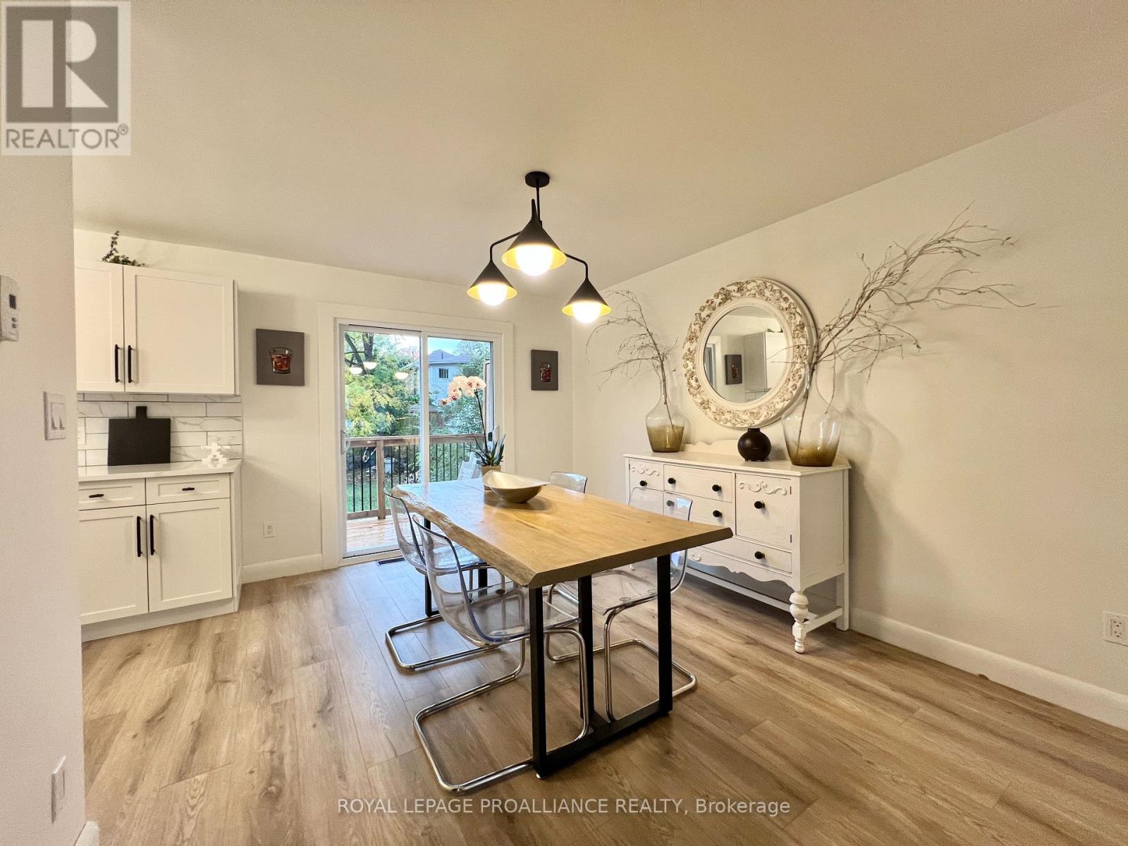 178 Burnham Street, Belleville, Ontario K8N 3R9 - Photo 7 - X12484175