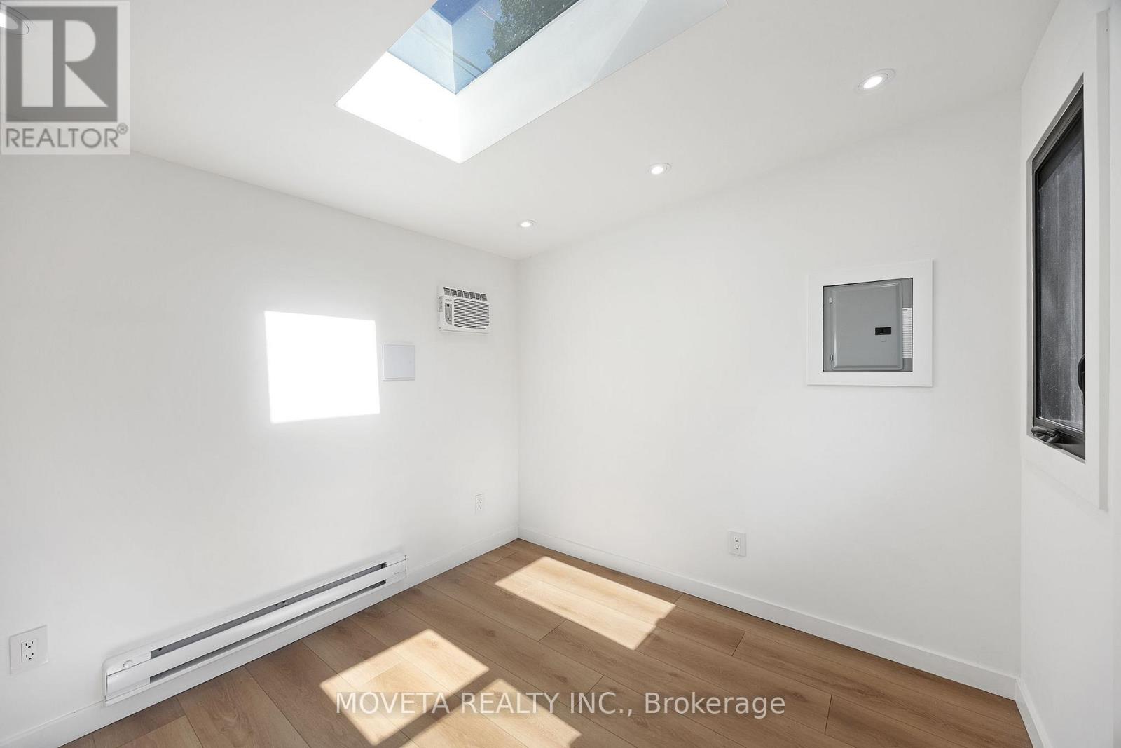 4 Mahoney Avenue, Toronto, Ontario  M6M 2H4 - Photo 41 - W12491284