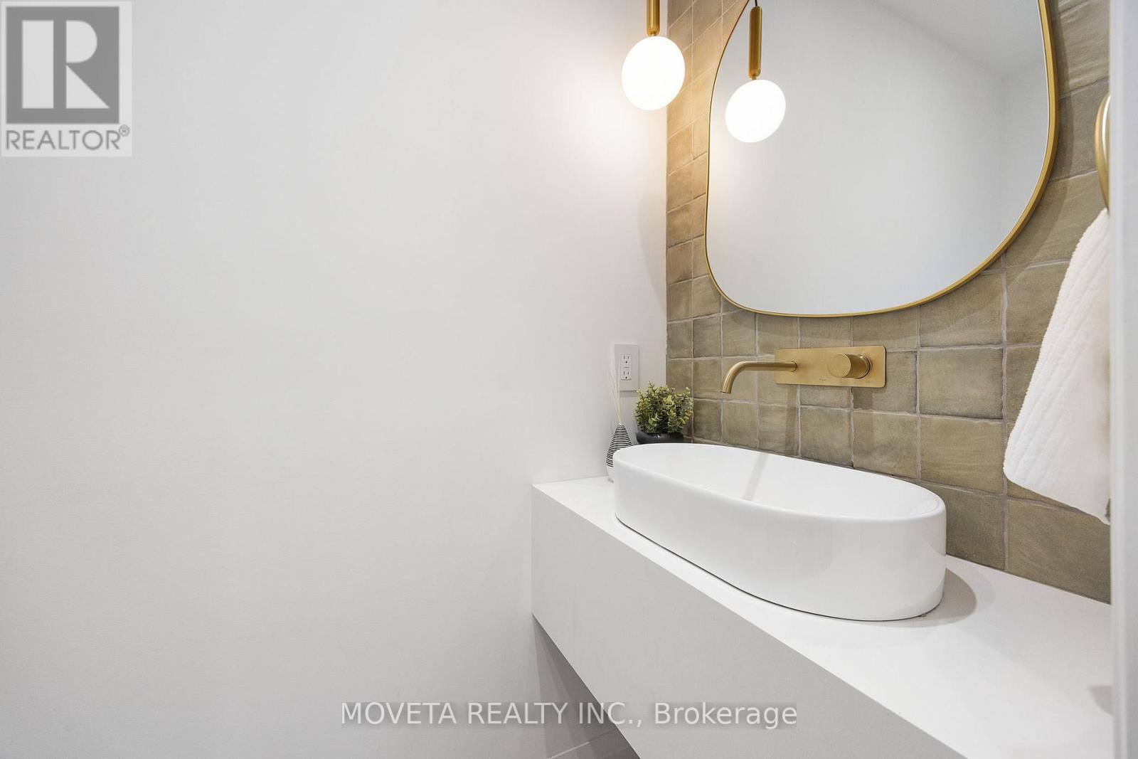 4 Mahoney Avenue, Toronto, Ontario  M6M 2H4 - Photo 9 - W12491284