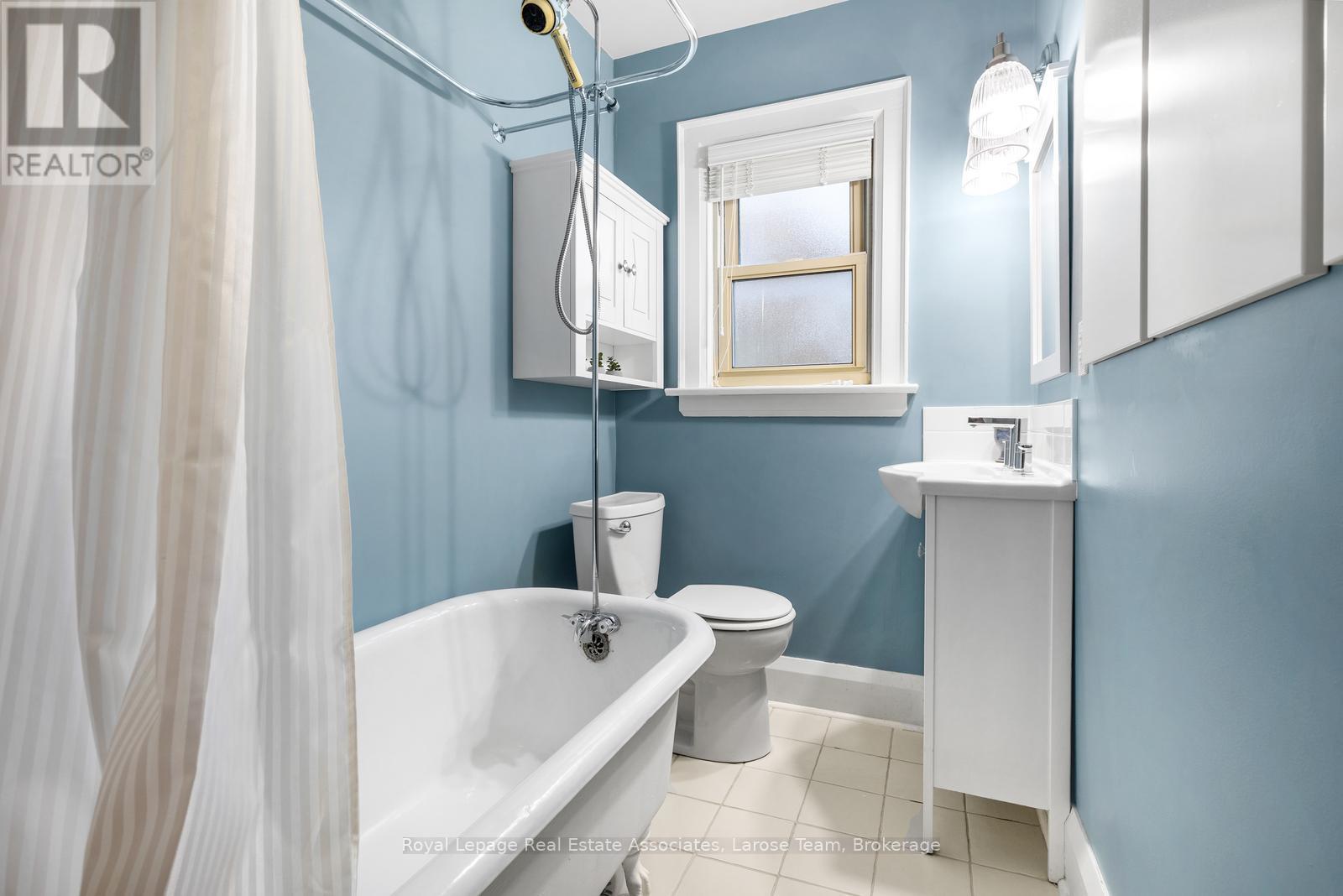 96 Chelsea Avenue, Toronto, Ontario M6P 1C3 - Photo 24 - W12509754