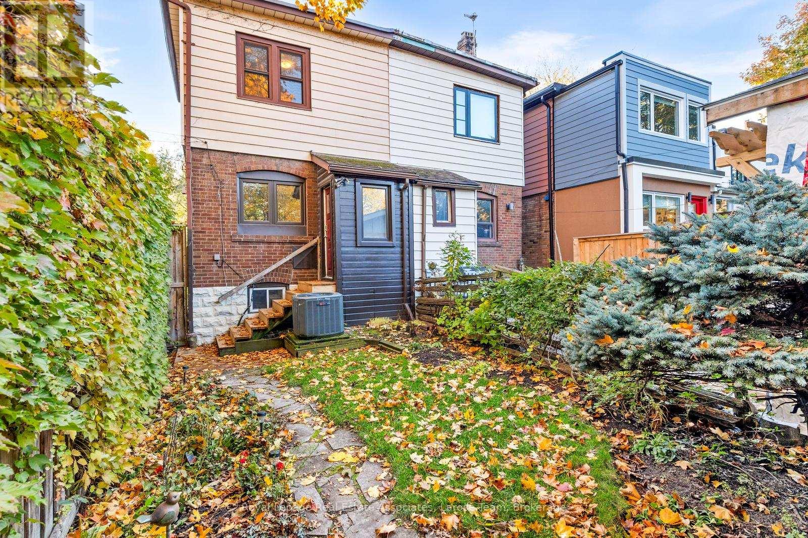 96 Chelsea Avenue, Toronto, Ontario M6P 1C3 - Photo 29 - W12509754