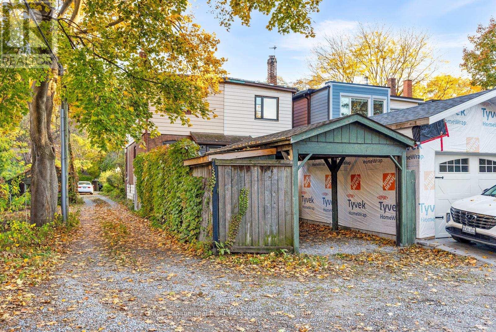 96 Chelsea Avenue, Toronto, Ontario M6P 1C3 - Photo 30 - W12509754